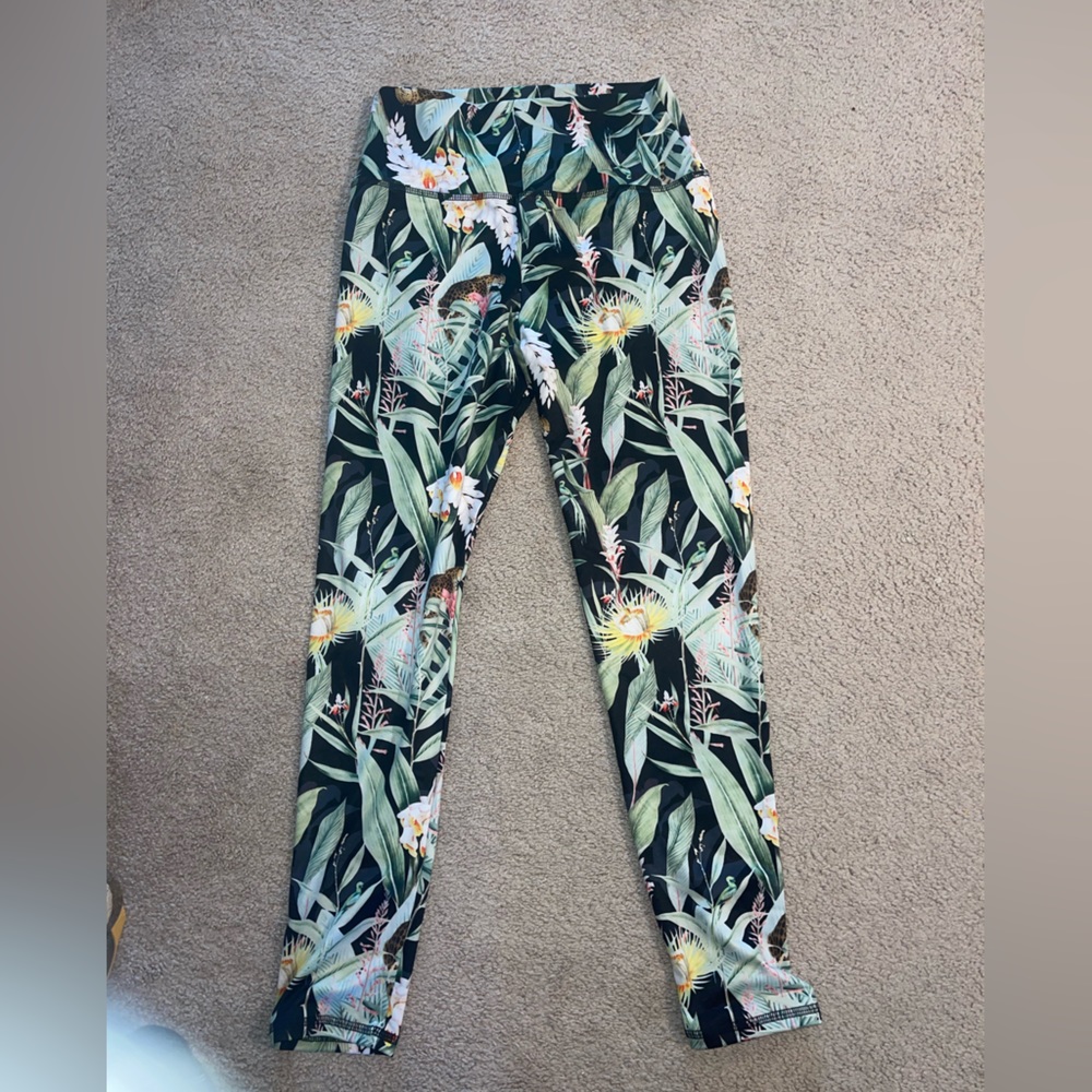 Jala Tropical Leaf Pattern Leggings